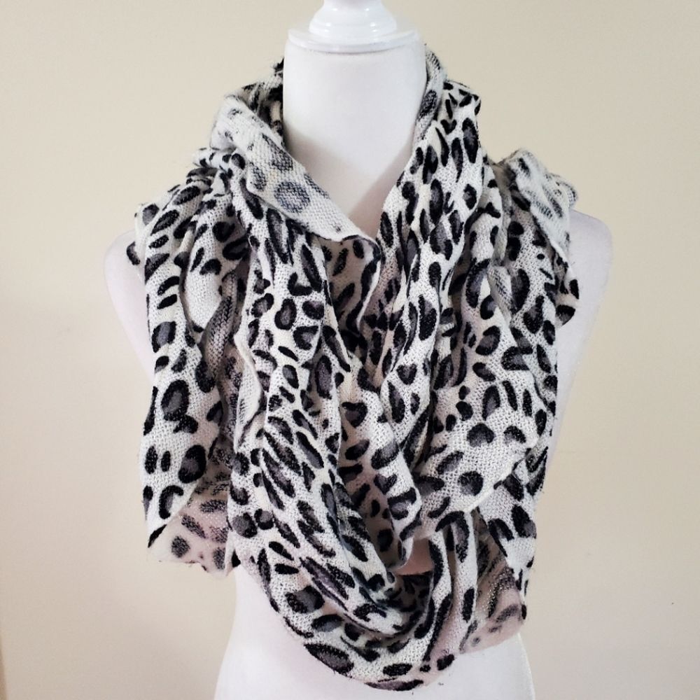 Beautiful Women's Infiniti Scarf